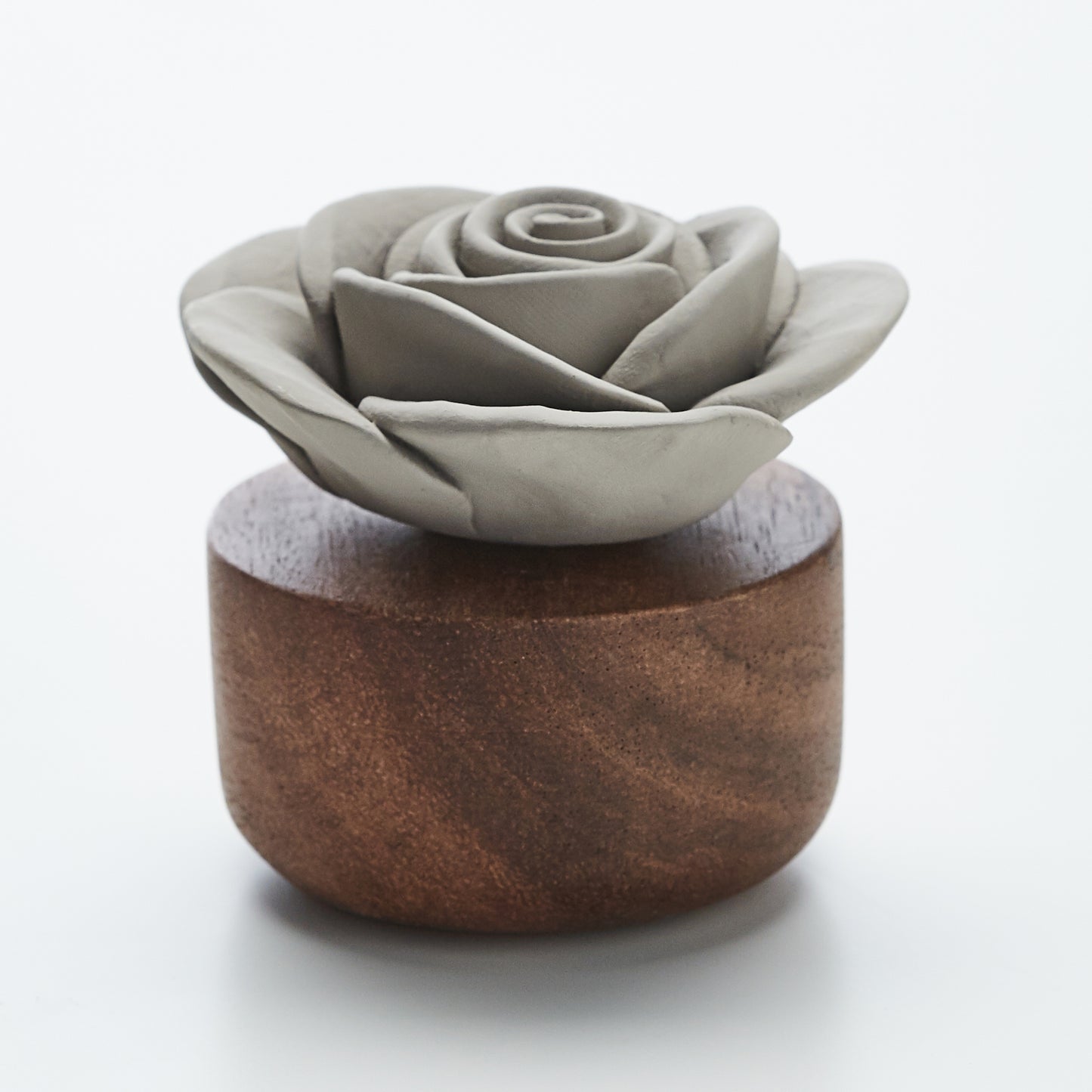 Gardenia Sculpture Grey