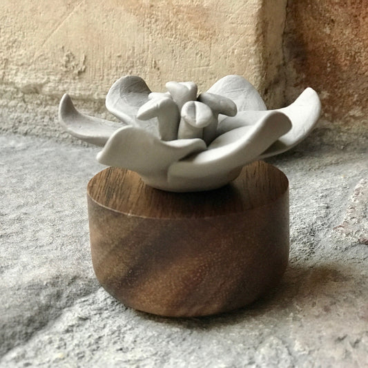 Jasmin Sculpture Grey