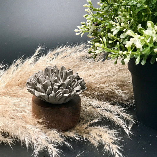 Oeillet Sculpture Grey